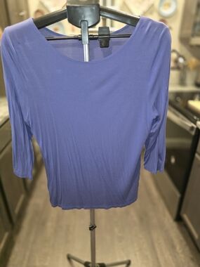 Tahari Lavender-Blue Scoop Neck 3/4 Sleeve Top